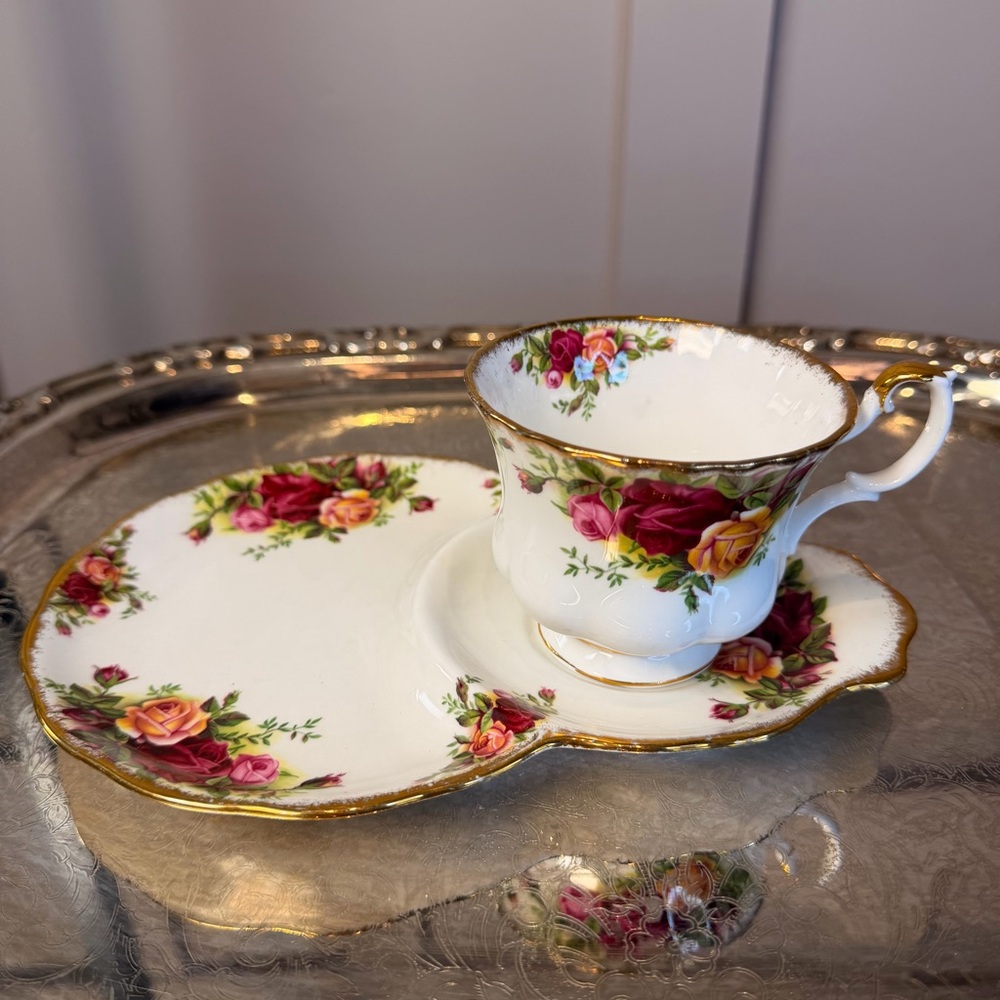 1962-1974 ROYAL ALBERT Bone China Old Country Roses Pattern Tennis Set